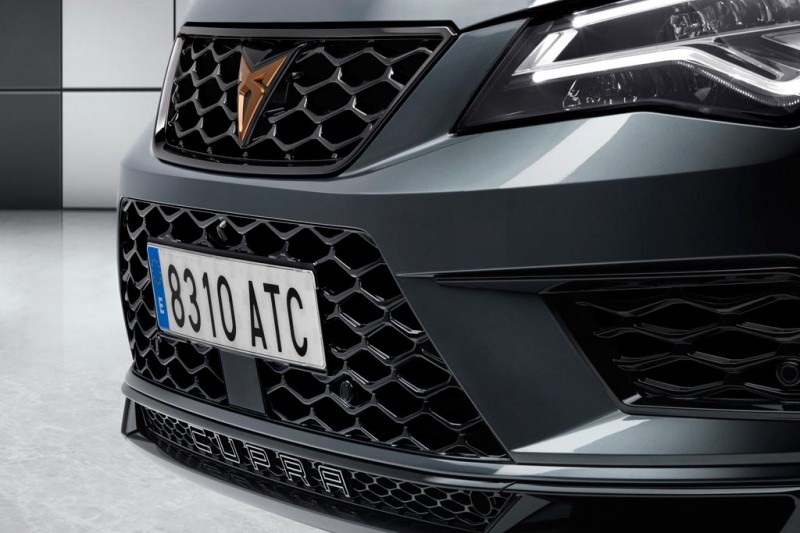 В Женеве дебютировал подогретый Cupra Ateca