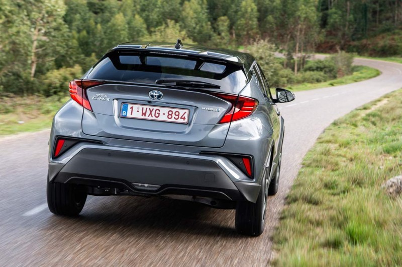 Новая Toyota C-HR 2021: комплектации и цены, фото в новом кузове, отзывы владельцев