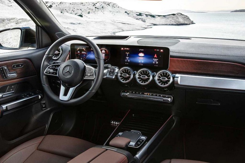 Новый Mercedes GLB 2021: паркетник для семейных людей