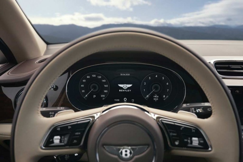 Новый Bentley Bentayga 2021 года получил задние фонари в стиле Континенталь GT