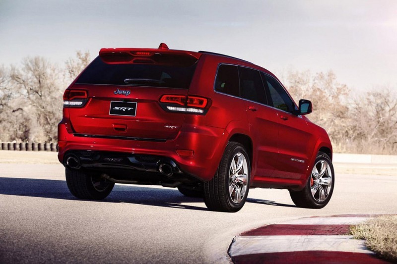 Заряженный внедорожник Jeep Grand Cherokee SRT8