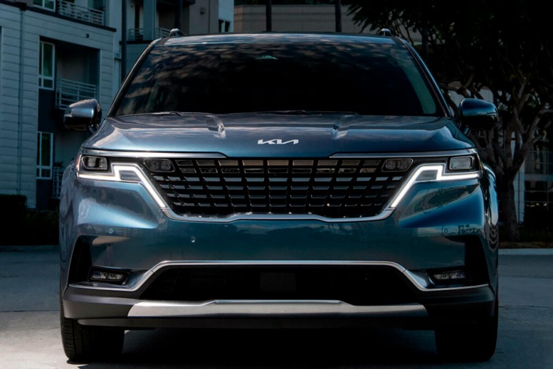 Представлен новый минивэн Kia Carnival 2021: теперь это машина класса GUV