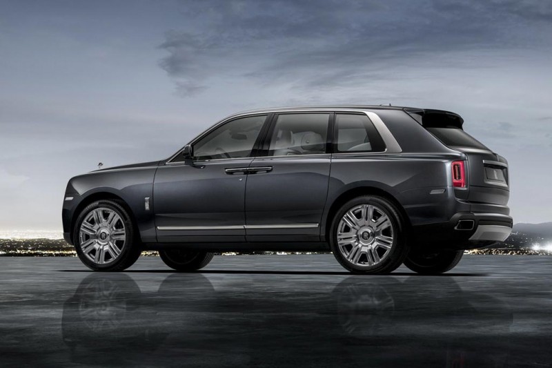Rolls-Royce Cullinan 2021: роскошный британский внедорожник