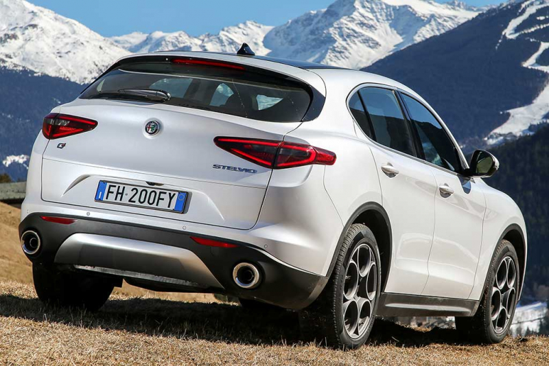 Первый серийный кроссовер Alfa Romeo получил имя Stelvio