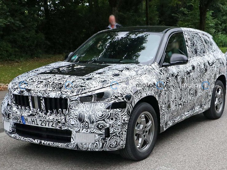 Новый кроссовер BMW X1 вышел на испытания