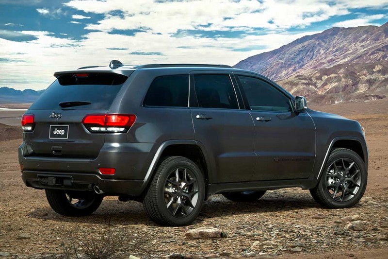 Обзор Jeep Grand Cherokee 2021: все минусы, отзывы владельцев, фото и цены
