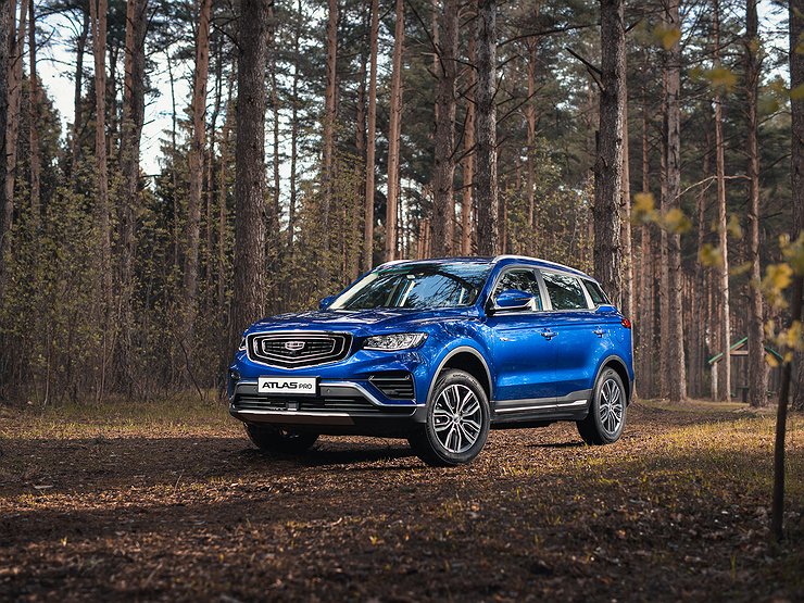 К дилерам прибыли кроссоверы Geely Atlas Pro в трех комплектациях