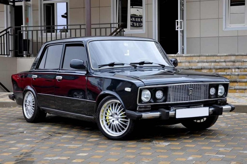 В топ-10 самых популярных в России моделей авто доминируют старые Lada