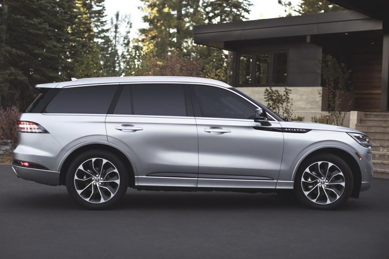 Новый Lincoln Aviator 2019: премиум по-американски