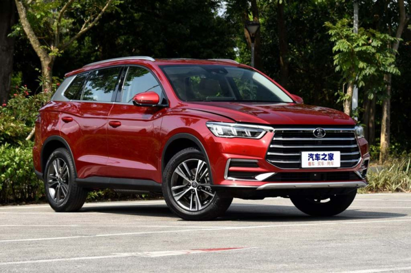 Новый BYD Song Pro: мощные гибриды и версия на электротяге