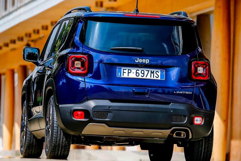Обзор Jeep Renegade 2021: цены и фото, все минусы по отзывам владельцев