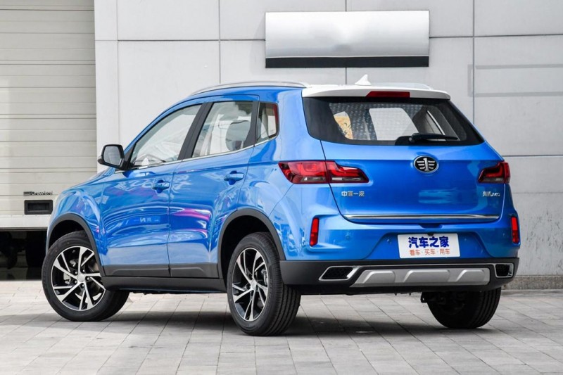 FAW Besturn X40: компактный паркетник из Поднебесной