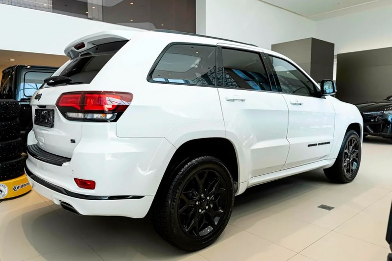 Обзор Jeep Grand Cherokee 2021: все минусы, отзывы владельцев, фото и цены