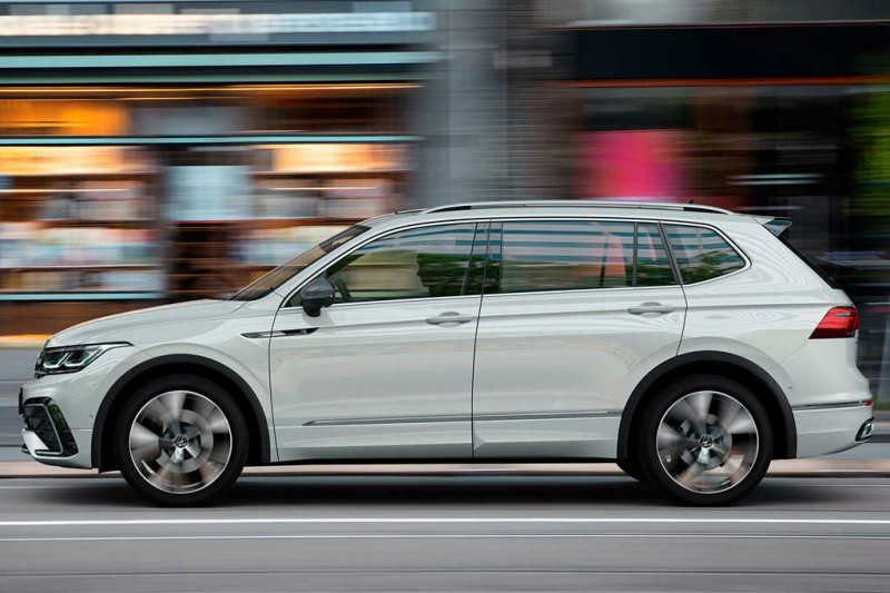 Удлиненный Volkswagen Tiguan Allspace 2021 обновили вслед за обычным Тигуаном