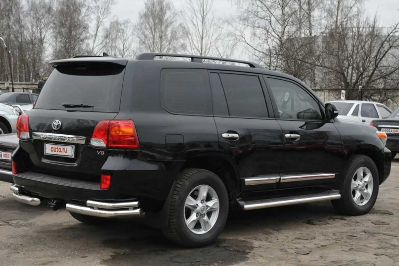 Владелец Land Cruiser 200 без пробега запросил за авто космический ценник