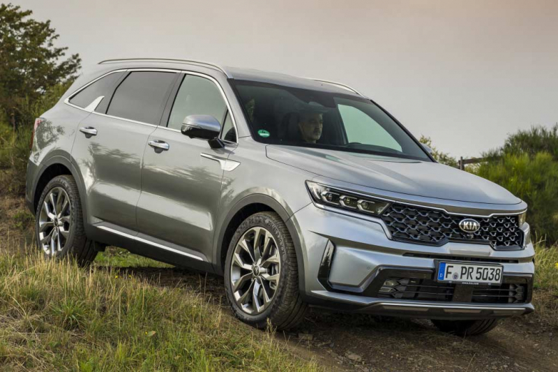Модный и богато оснащенный Kia Sorento 2021: встречайте модель четвертой генерации