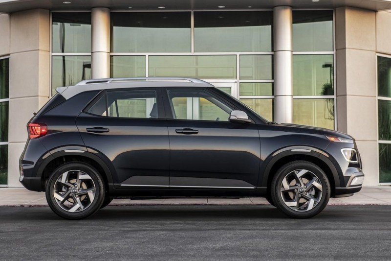 Hyundai Venue: новый паркетник компактнее Креты