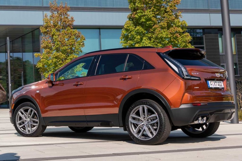 Новый Cadillac XT4 2021: младший кроссовер в линейке