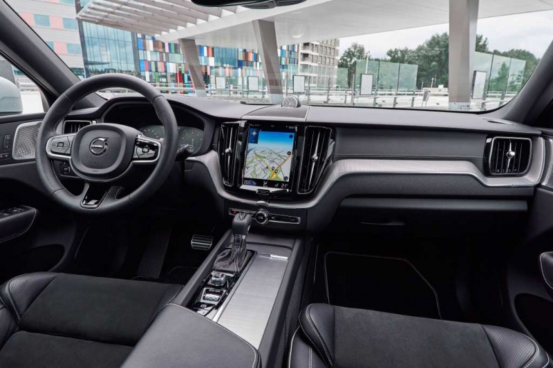 Volvo XC60 2021: комплектации и цены, фото новой модели, отзывы владельцев