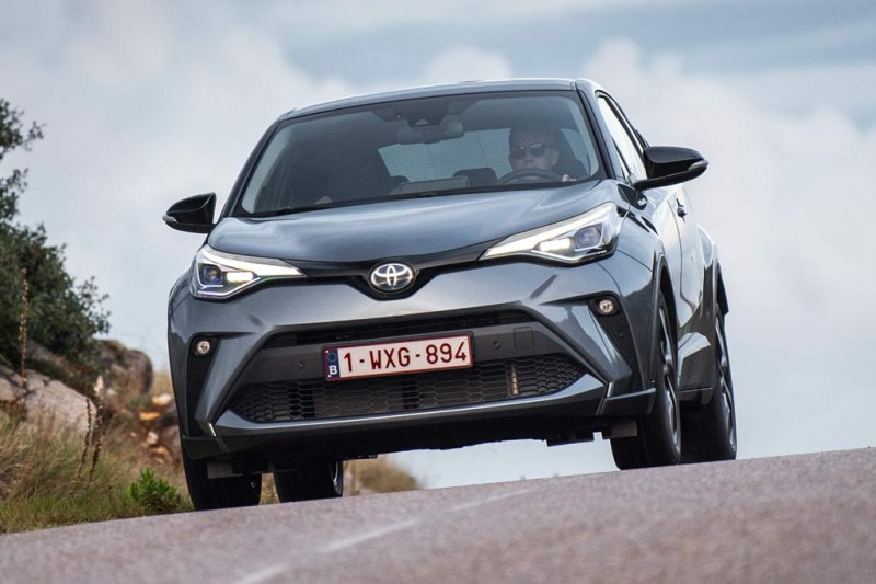 Новая Toyota C-HR 2021: комплектации и цены, фото в новом кузове, отзывы владельцев