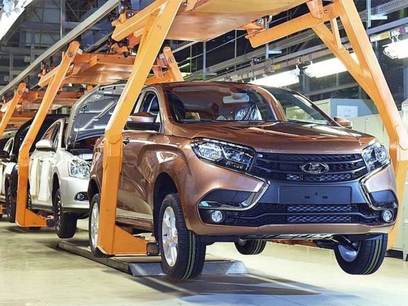 Глава Ростеха похвалил качество автомобилей Lada.