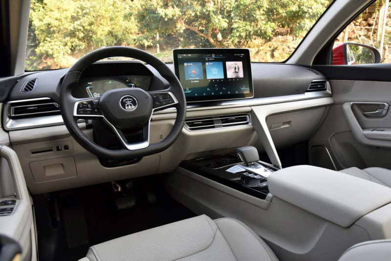Новый BYD Song Pro: мощные гибриды и версия на электротяге
