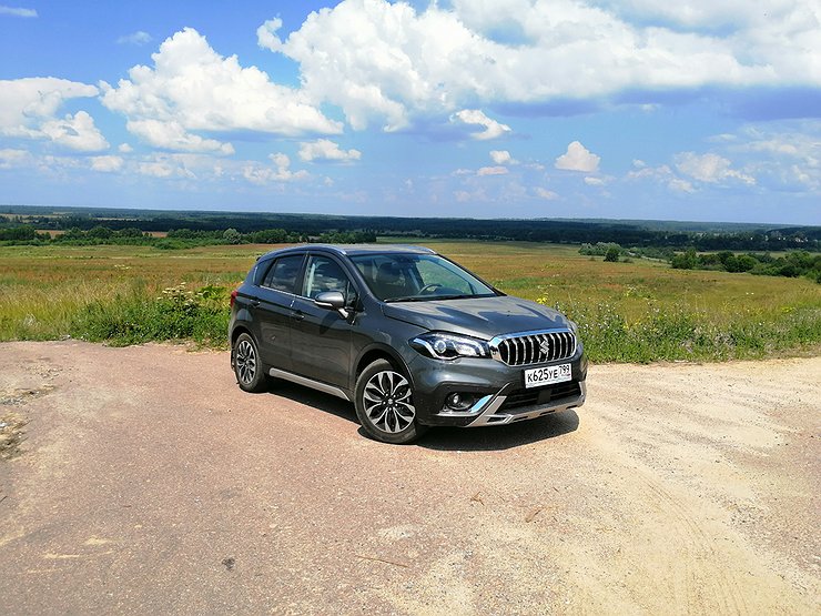 «Бюджетник» мечты с японским ценником: тест-драйв Suzuкi SX4