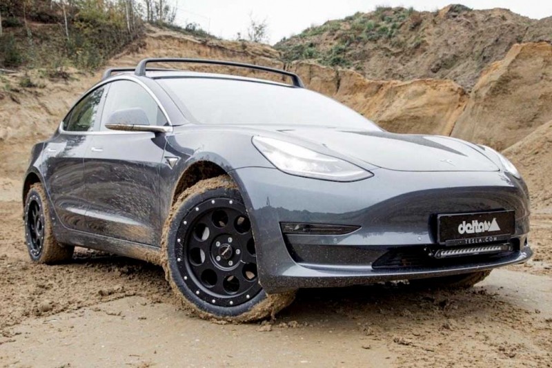 Tesla Model 3 получит увеличенный клиренс для Индии: там она цепляет «лежачих»