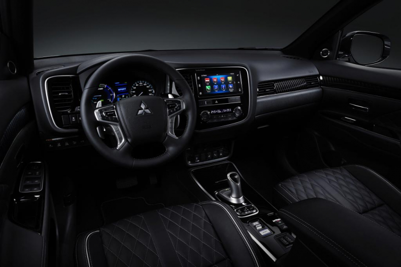 Гибридный кроссовер Mitsubishi Outlander PHEV