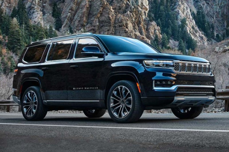 Компания Jeep возродила модель Wagoneer: теперь это люксовый внедорожник