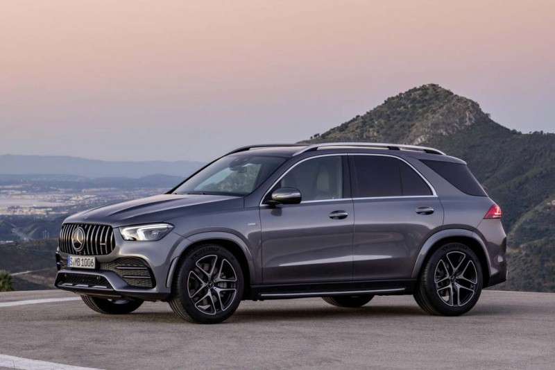 Mercedes-AMG GLE 53 2021: подогретая версия кроссовера