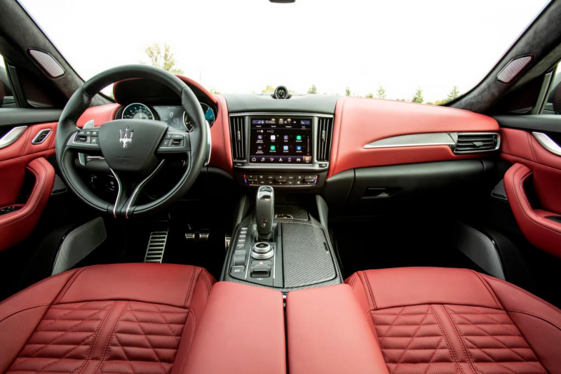 Самый мощный Maserati Levante Trofeo получил движок V8
