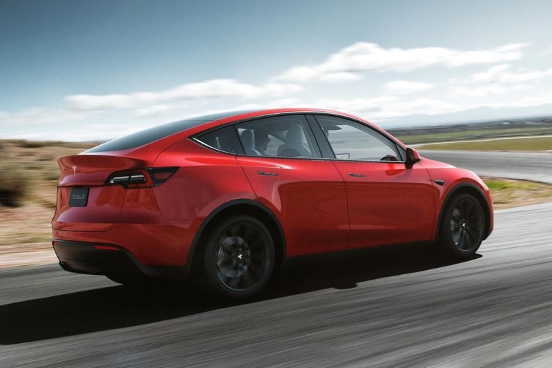 Tesla Model Y: компактный электрический кроссовер