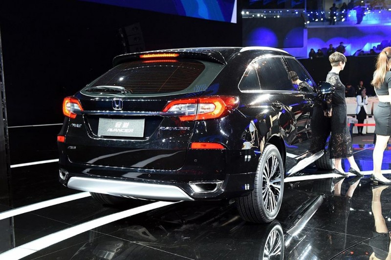 Большой кроссовер Honda Avancier для Китая