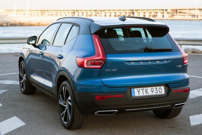 Volvo XC40 2021: комплектации и цены, фото новой модели, отзывы владельцев
