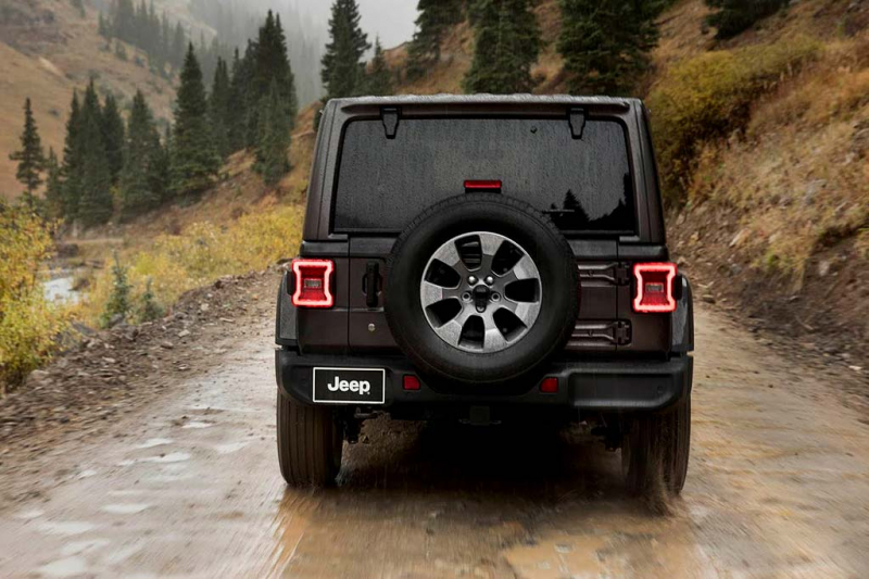 Jeep Wrangler JL 2021: улучшенный по всем фронтам