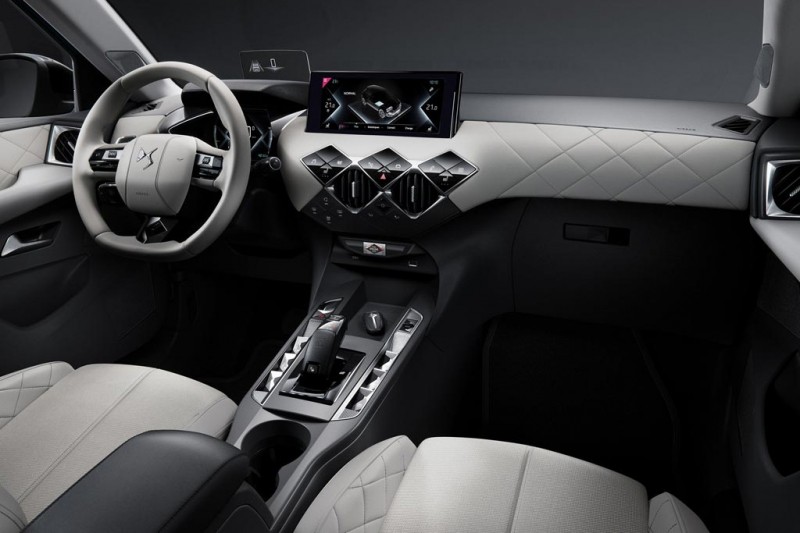 DS 3 Crossback: премиальный кроссовер из Франции