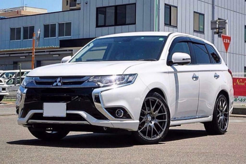 Обзор Mitsubishi Outlander 2021: комплектации и цены, фото в новом кузове