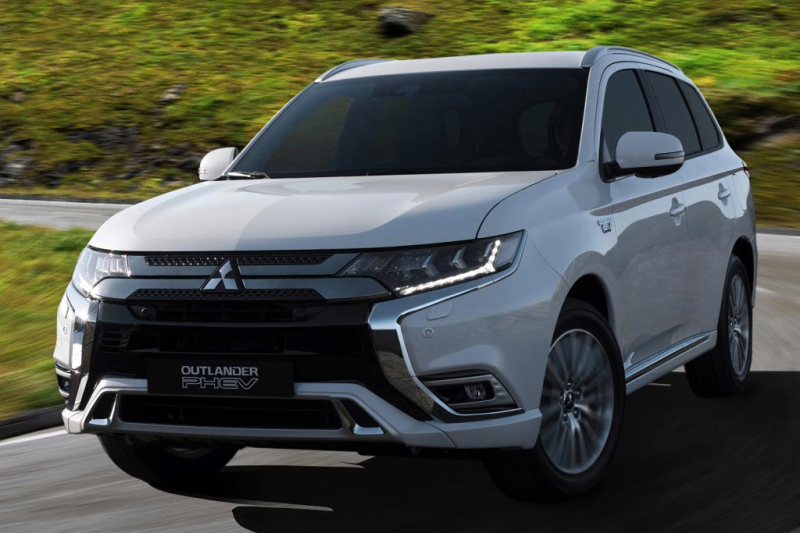 Гибридный кроссовер Mitsubishi Outlander PHEV