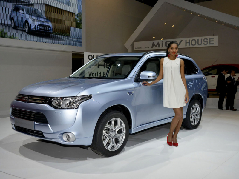 Гибридный кроссовер Mitsubishi Outlander PHEV