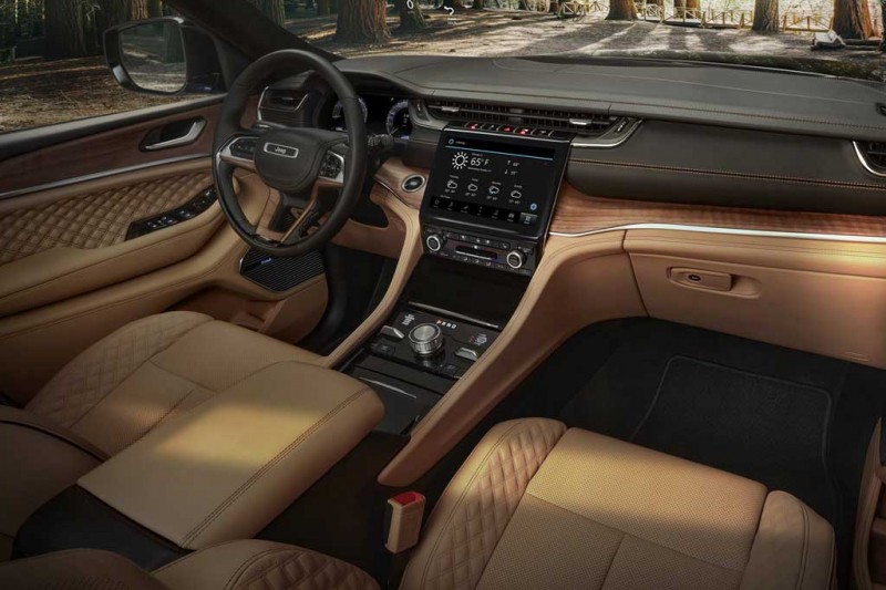 Новое поколение Jeep Grand Cherokee WL: пока в удлиненной версии L