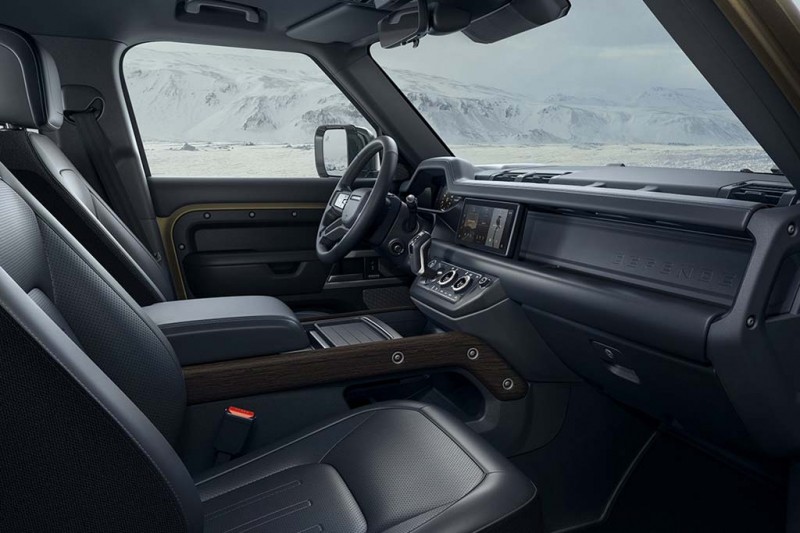 Британцы представили новый Land Rover Defender 2021