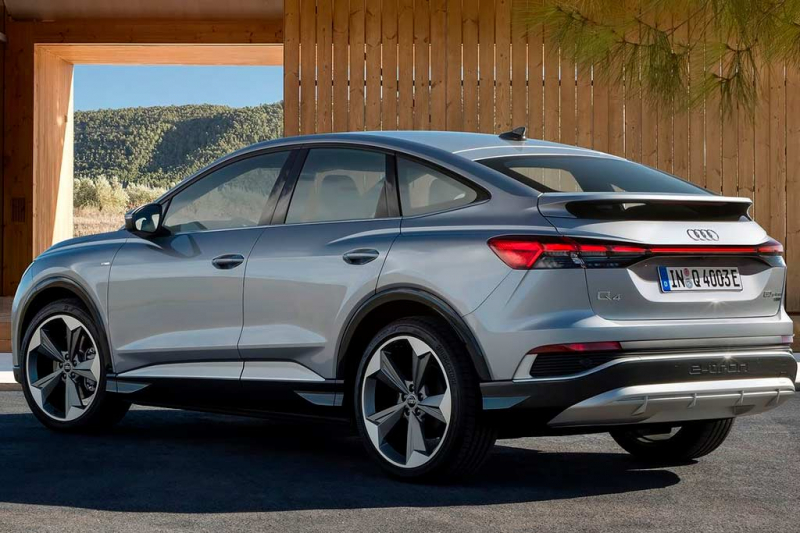 Электрический Audi Q4 e-tron дебютировал вместе с версией Sportback