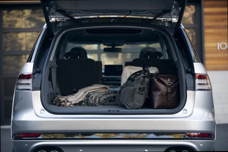 Новый Lincoln Aviator 2019: премиум по-американски