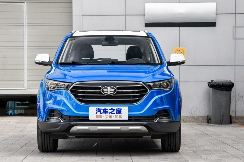 FAW Besturn X40: компактный паркетник из Поднебесной