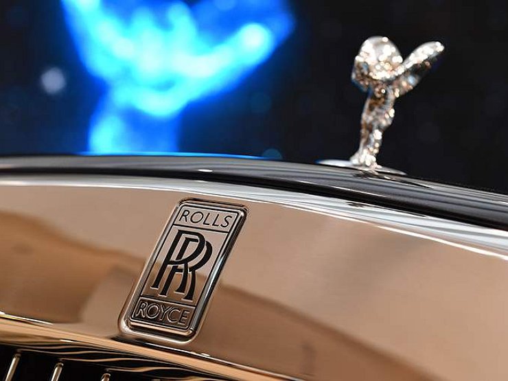 Rolls-Royce представит первый серийный электромобиль