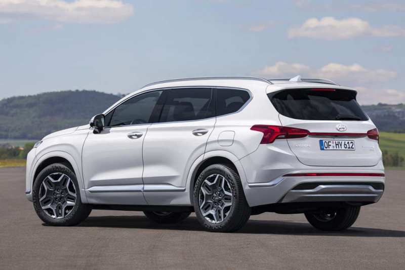 Hyundai Santa Fe 2021 года: плановый рестайлинг и переезд на новую платформу