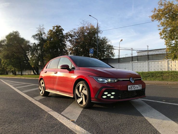 Громкий камбэк: первый тест-драйв нового Volkswagen Golf GTI 2 Громкий камбэк: первый тест-драйв нового Volkswagen Golf GTI