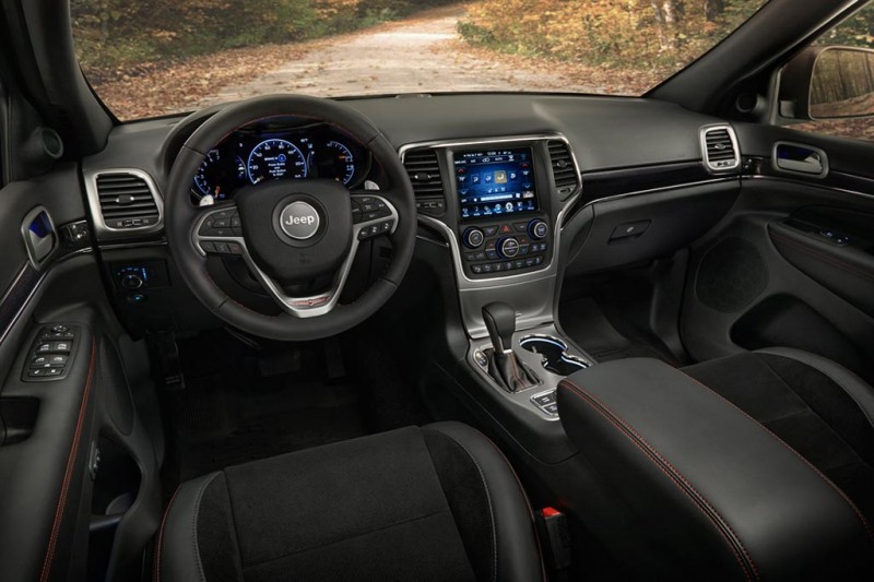 Jeep Grand Cherokee получил модификацию Trailhawk