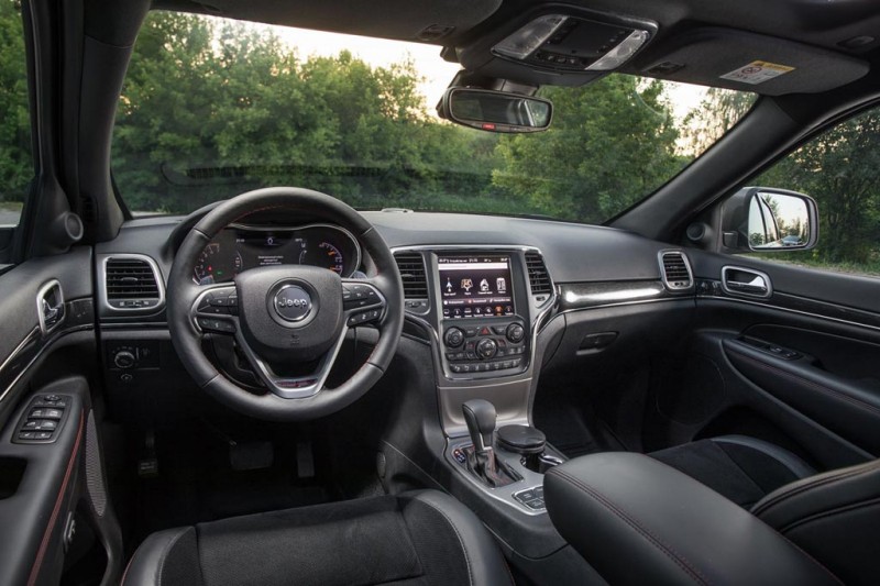 Jeep Grand Cherokee получил модификацию Trailhawk